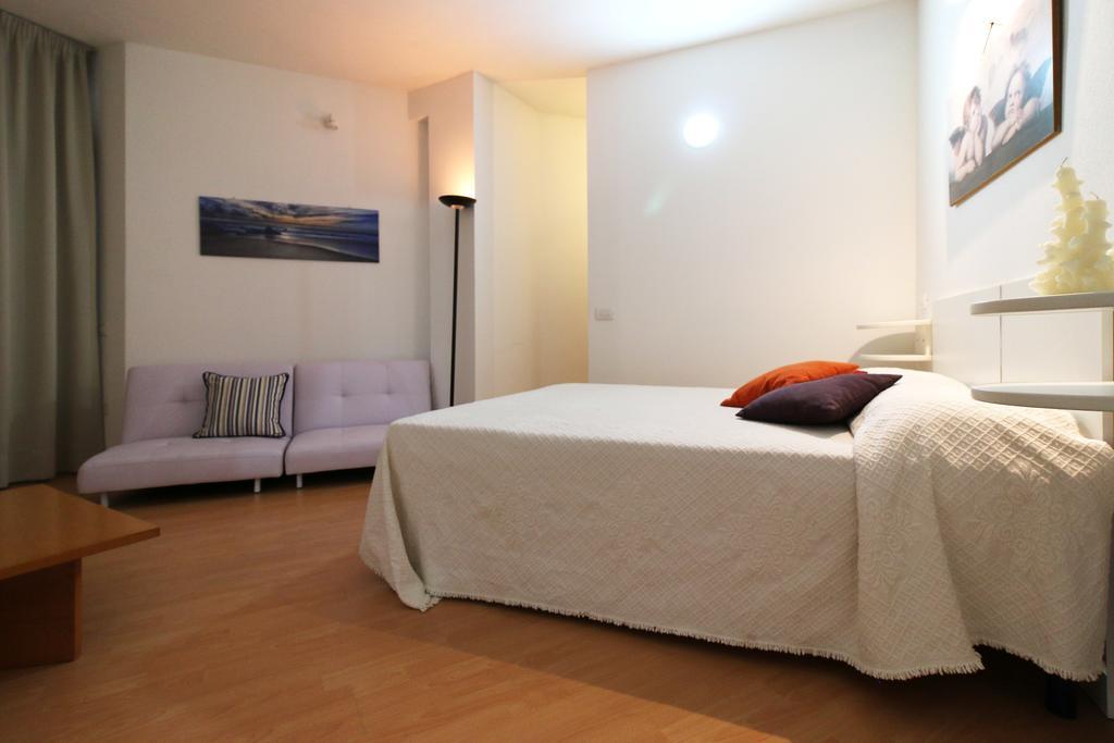 Holiday Home Isola Rossa エクステリア 写真